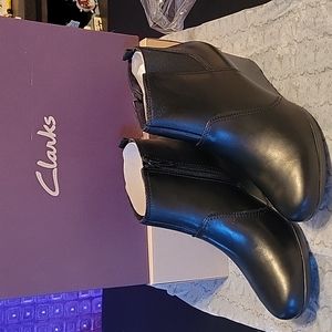 BNWT Clark's Black ankle boot